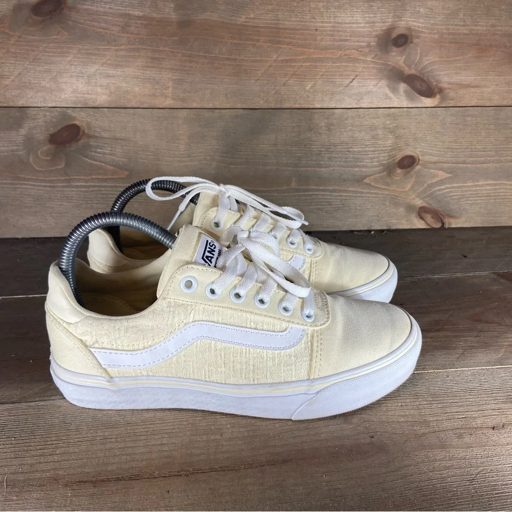 Vans old skool Womens size 7 shoes yellow athletic deluxe comfort skate sneakers